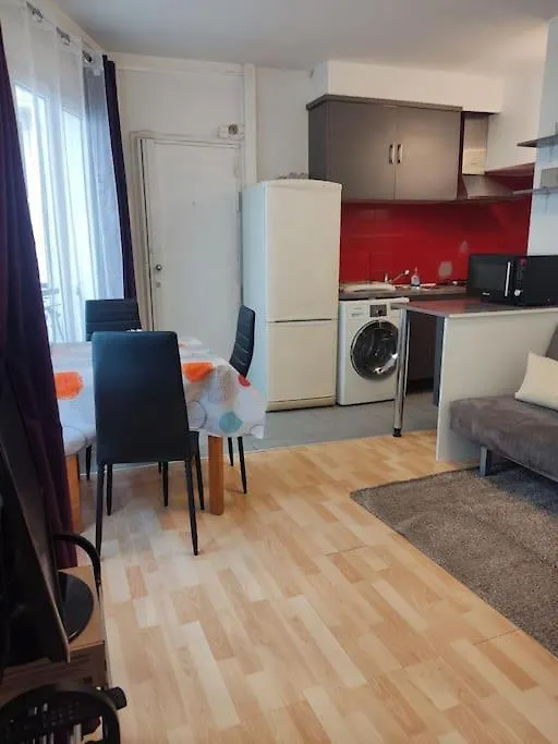 Facile D'Acces Et Entretenu Par Femme De Menage Paris