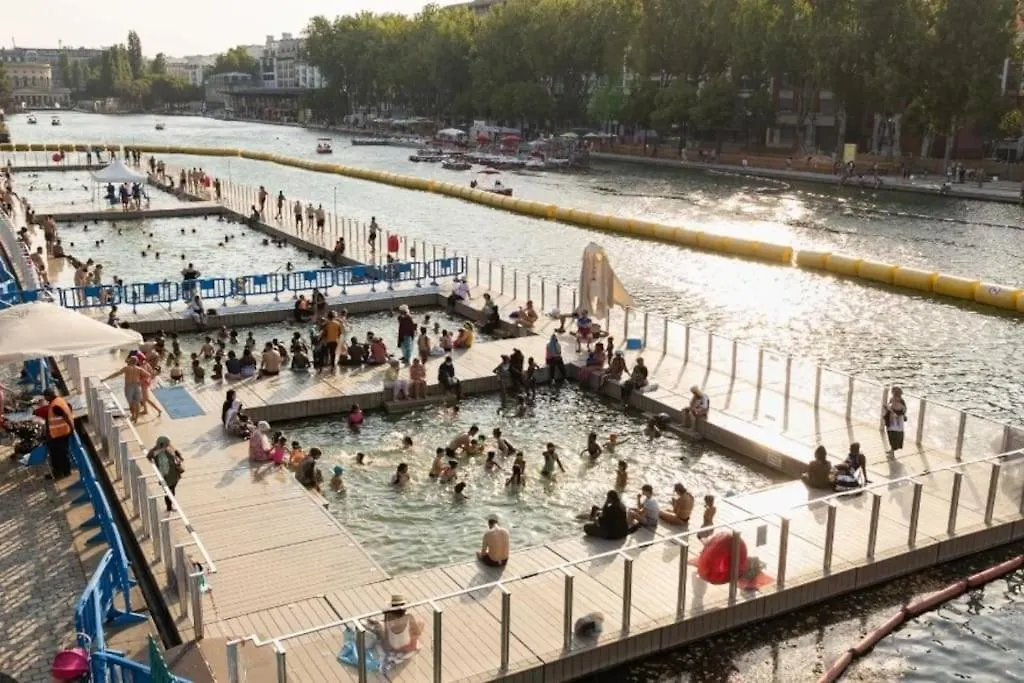 Facile D'Acces Et Entretenu Par Femme De Menage Paris 0*,  France