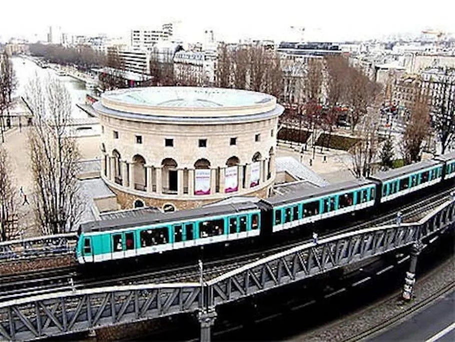 Facile D'Acces Et Entretenu Par Femme De Menage Paris 0*,  France